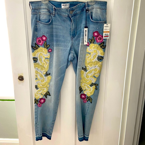 NWT  Embroidered Hips Studs Skinny Ankle Jeans Denim 👖 - Picture 3 of 6